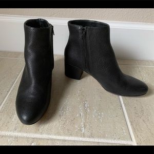 Banana Republic Leather Ankle Boot 7.5